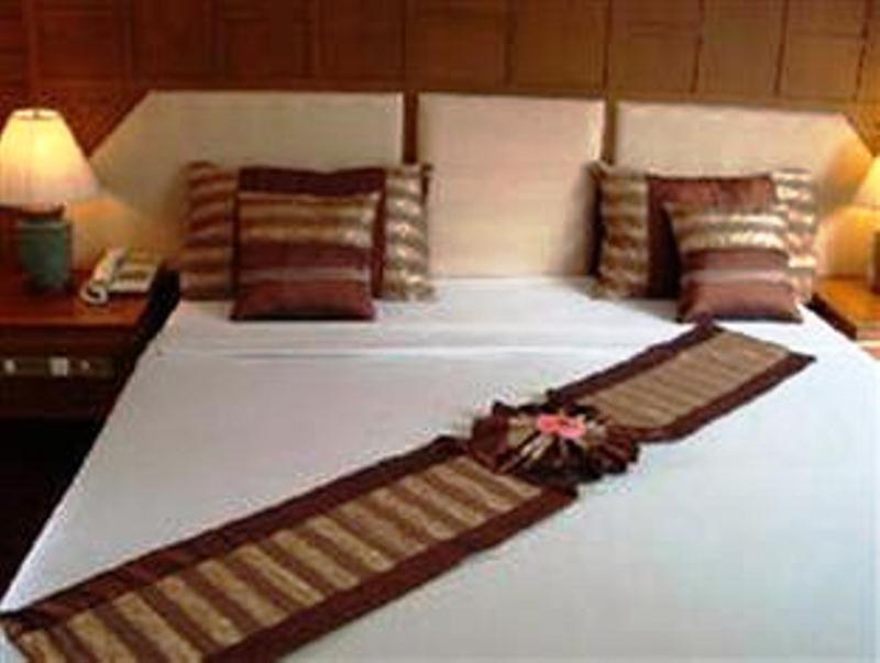 Baan Nern Sai Resort Phuket Quarto foto